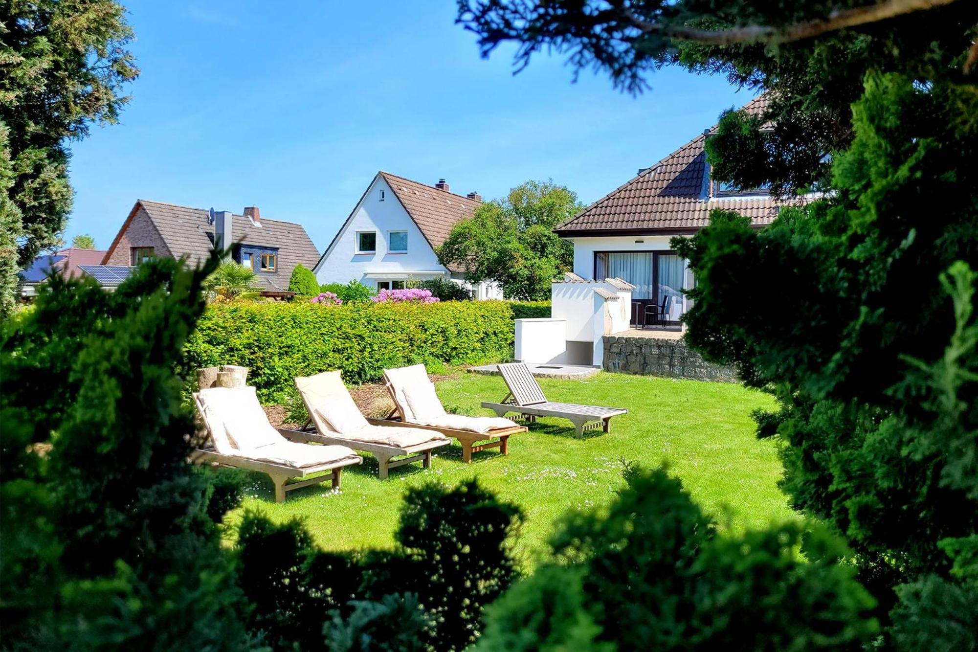 Nur 7 Gehminuten Zum Strand, Sehr Hochwertige Ferienwohnung Mit Terrasse In Ruhiger Lage, Inklusive Parkplatz Und Fahrradunterstellplatz Laesst Keine Wuensche Offen Scharbeutz Exterior foto